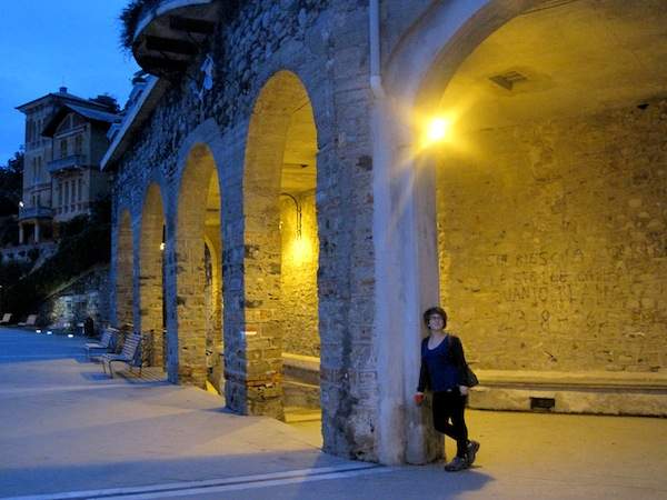 Beth poses in Levanto, Italy.