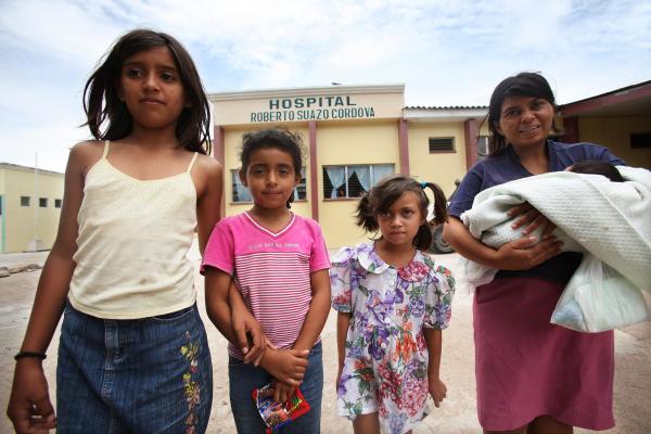 Hondurans outside the hospital in La Paz. Hondurans in rural and remote areas lack this access to healthcare.