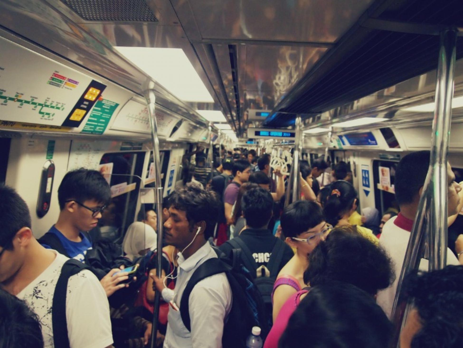 Navigating Singapore&#039;s Public Transit