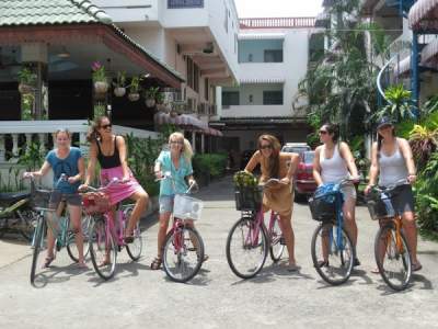 Anna&#039;s group during a bike tour in Phnom Penh, Cambodia.