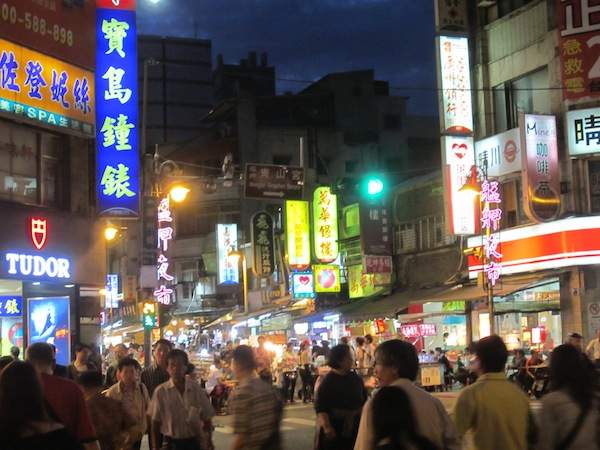 How to Navigate a Taiwanese Night Market