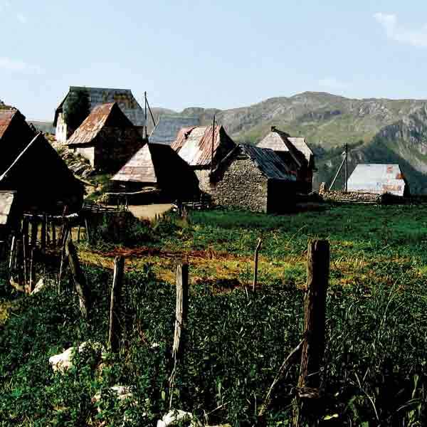 The Road to Lukomir: The Effects of Tourism on a Rural Bosnian Village